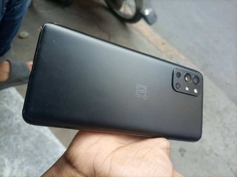 One Plus 9R 4