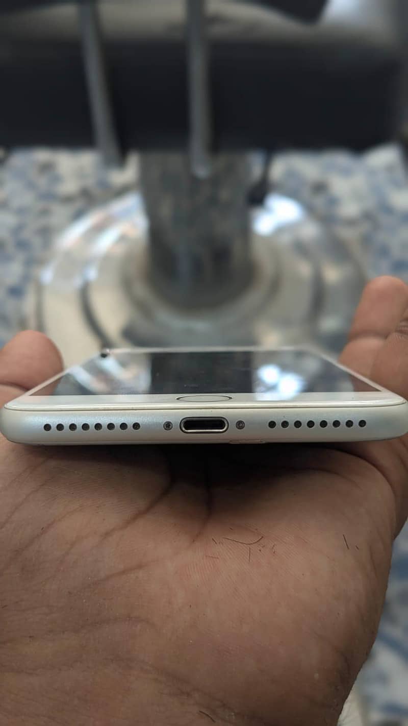 Apple iPhone 7 Plus 3