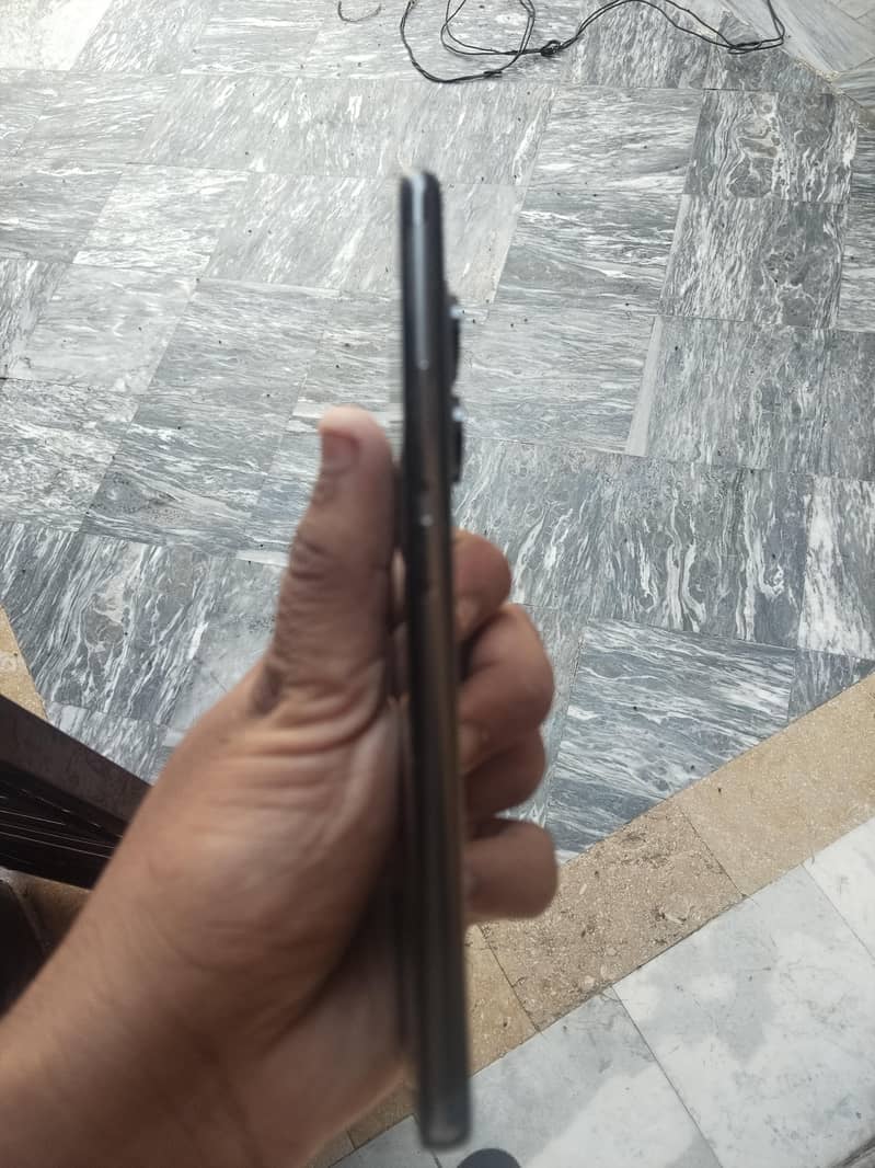 Xiaomi Redmi Note 14 Pro 1