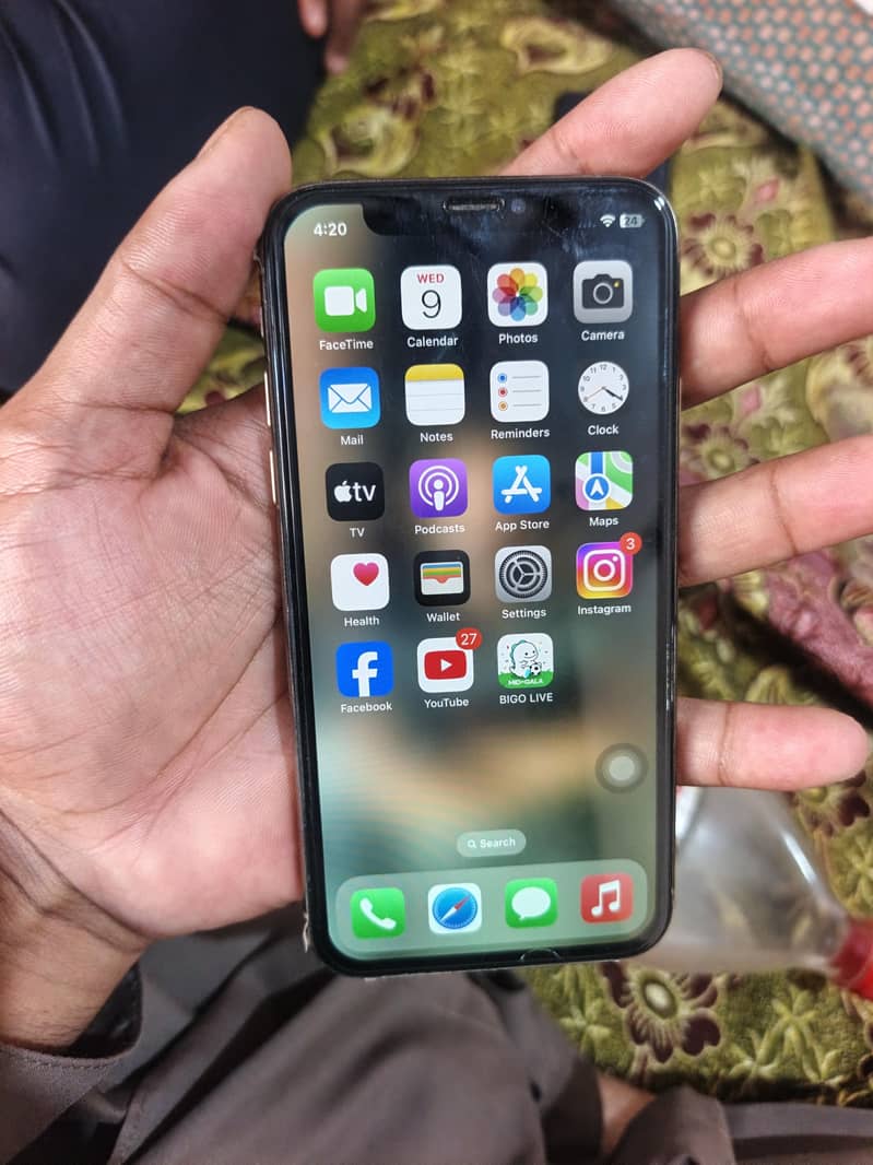 Apple iPhone XS 1