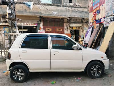 Daihatsu Cuore 2003