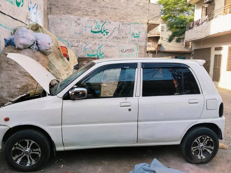 Daihatsu Cuore 2003 3