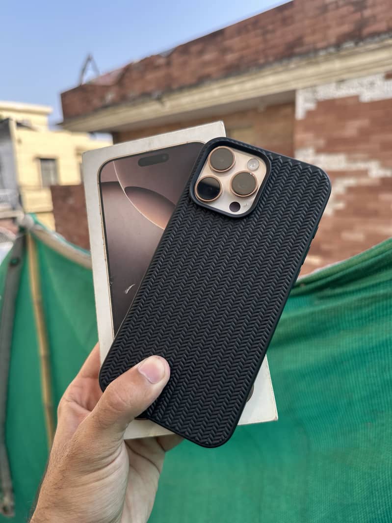 iPhone 16 Pro Max 0