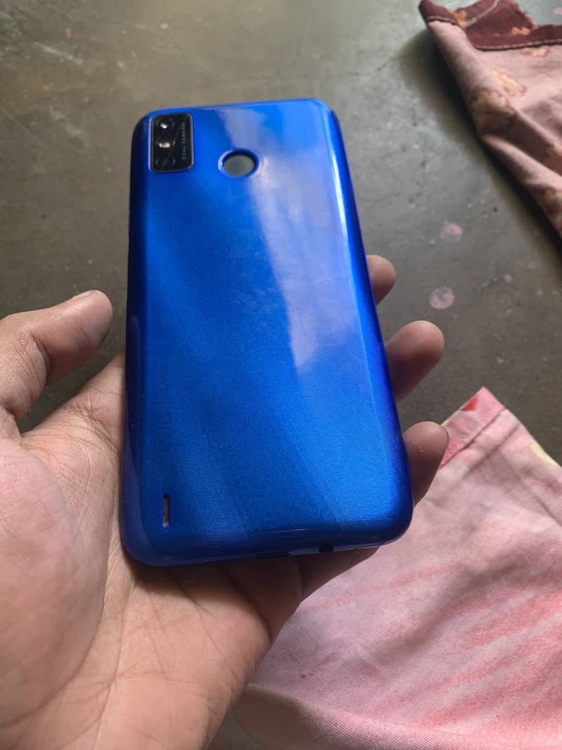 Tecno Spark Go 2
