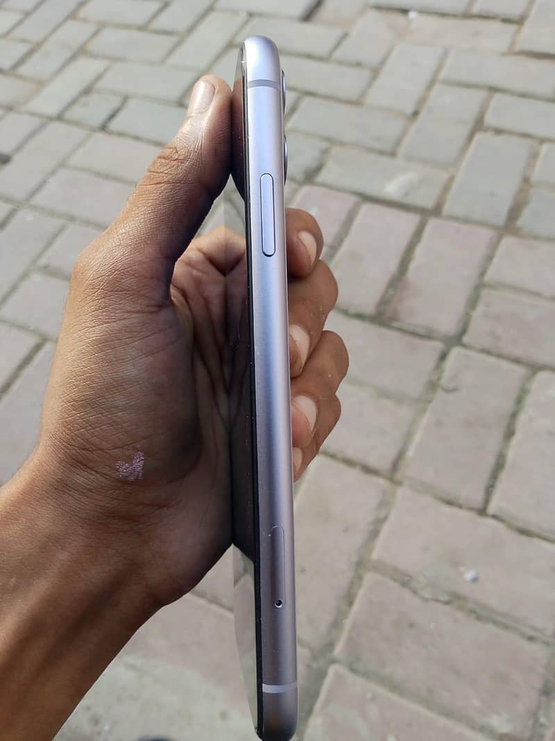 Apple iPhone 11 6