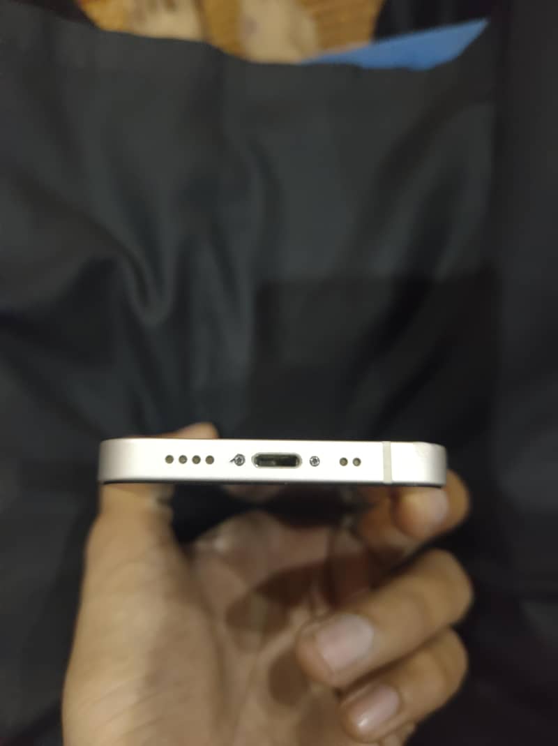 Apple iPhone 12 mini 1