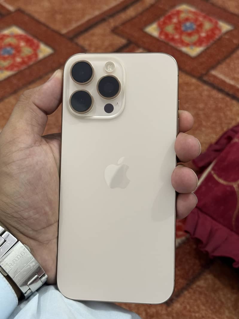 Apple iPhone 16 Pro Max 1