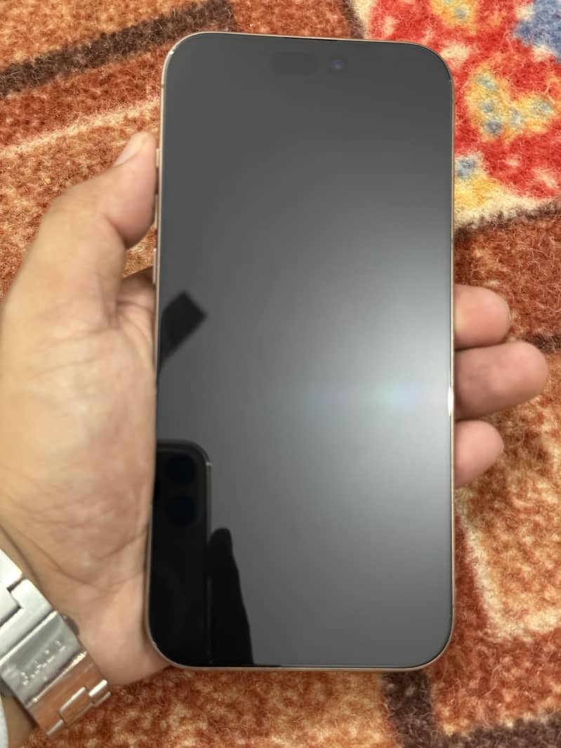 Apple iPhone 16 Pro Max 3