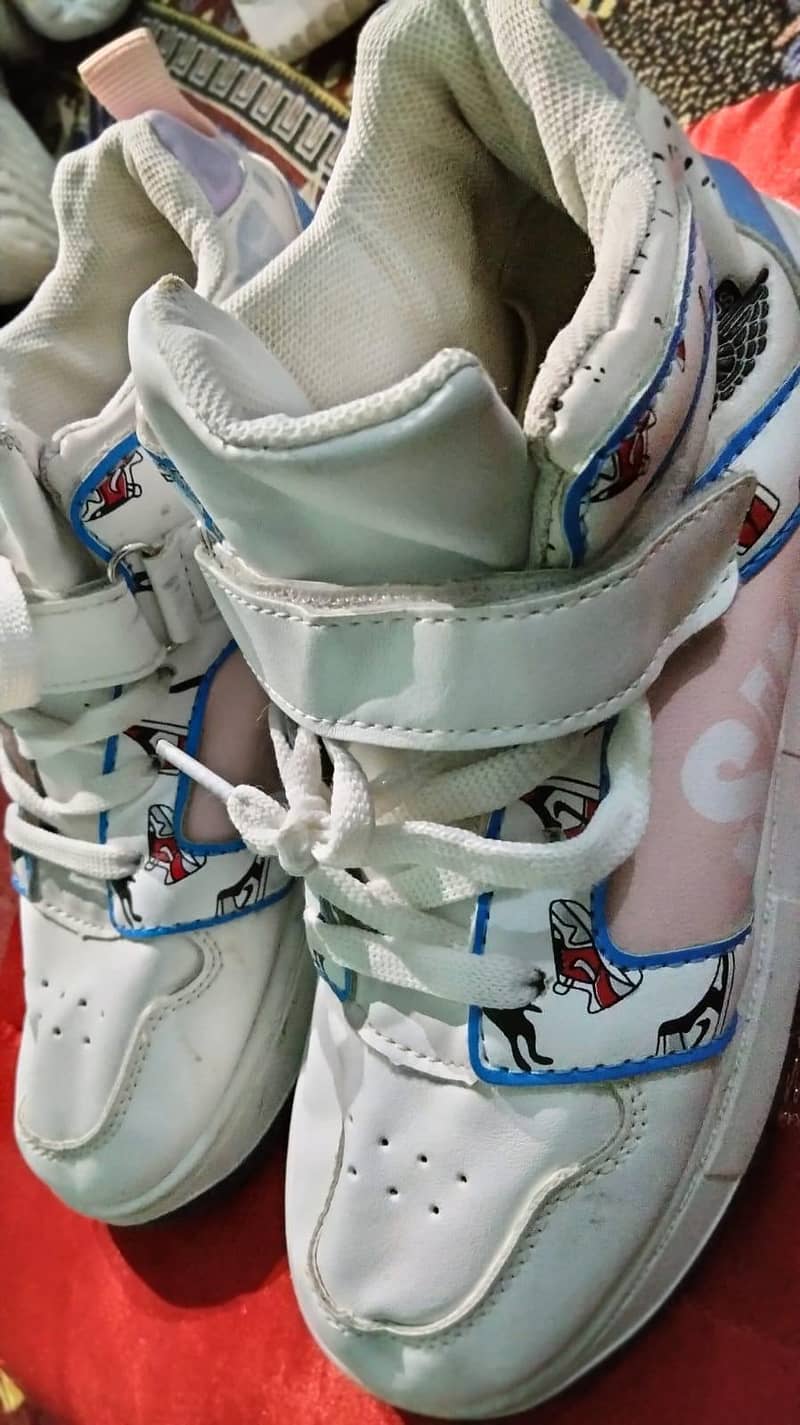 shoes 16