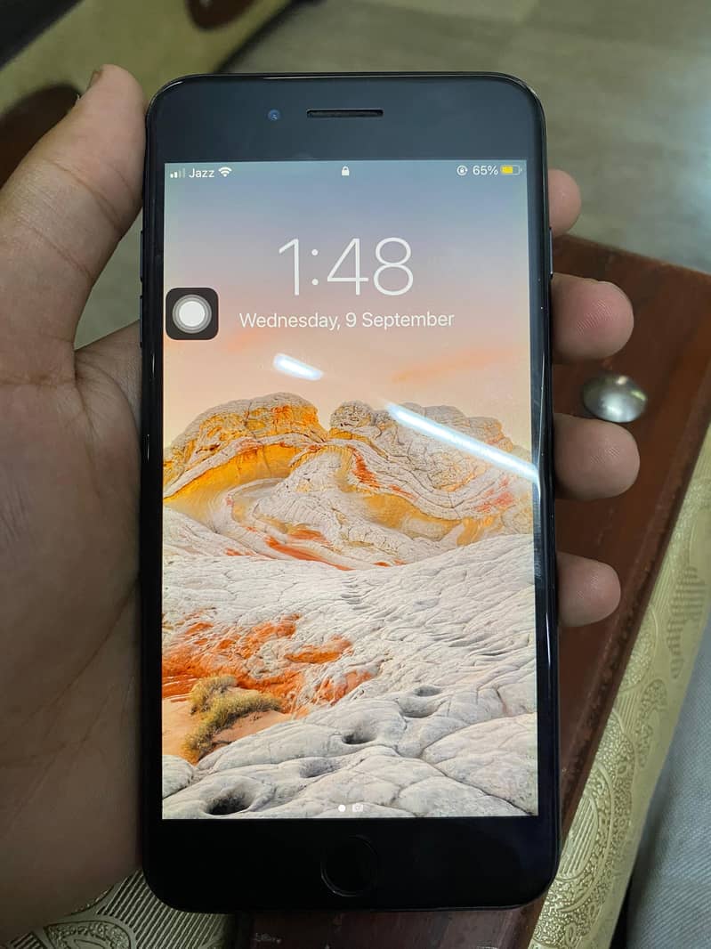 Apple iPhone 7 Plus 0