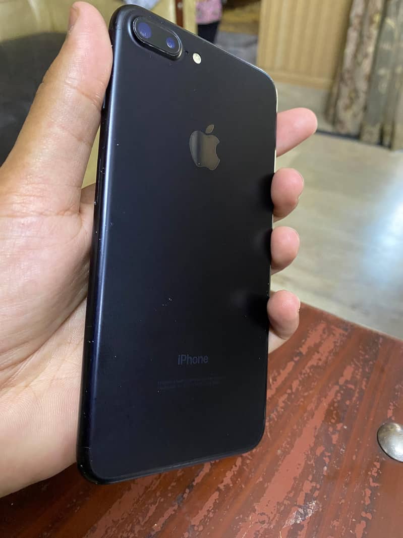Apple iPhone 7 Plus 3