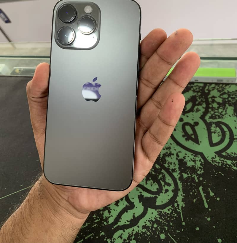 Iphone 14pro max 3