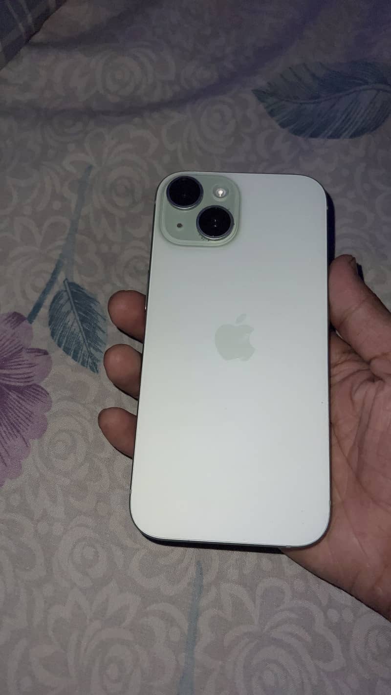 Apple iPhone 15 3