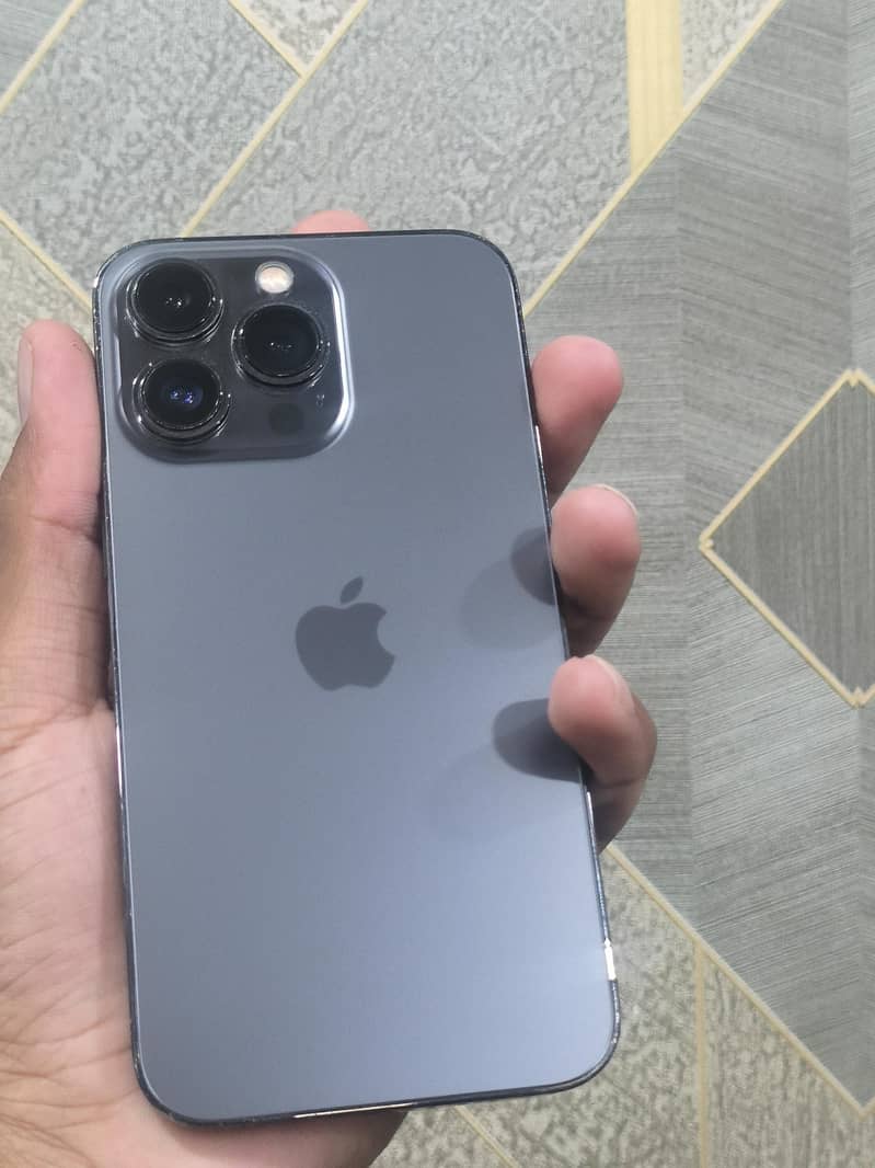 Apple iPhone 13 Pro 4