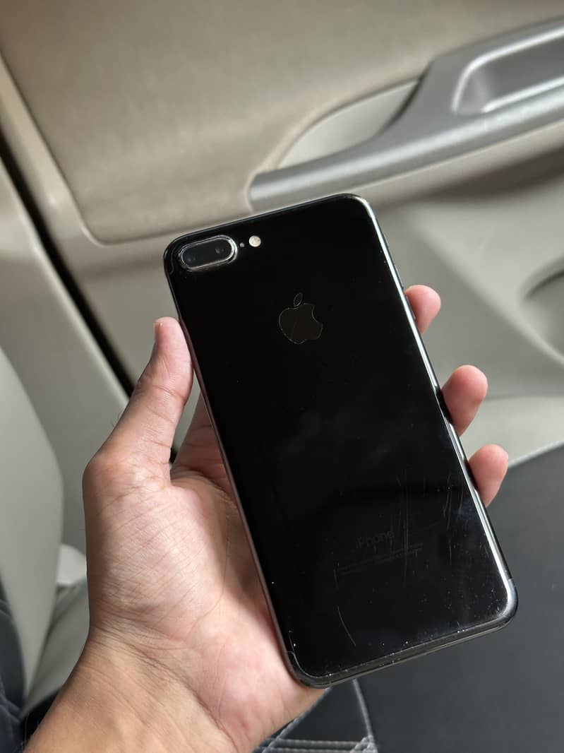 Apple iPhone 7 Plus 0