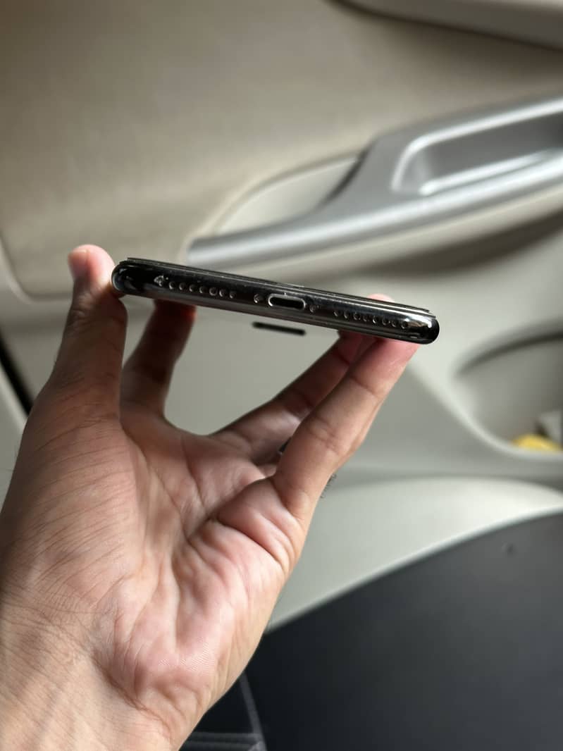 Apple iPhone 7 Plus 5