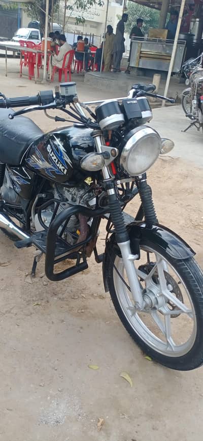 Suzuki gs 150 SE