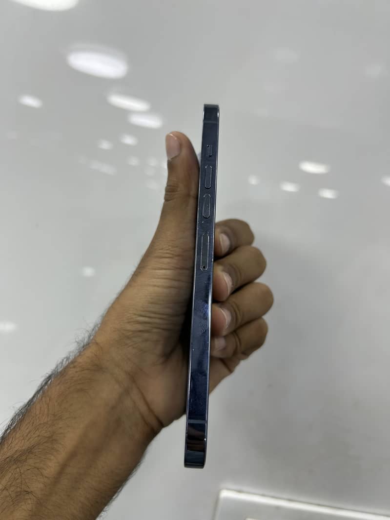 Apple iPhone 13 Pro Max 0