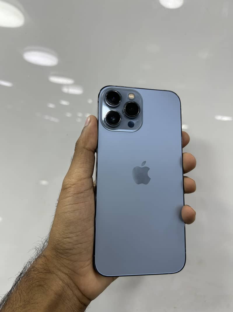 Apple iPhone 13 Pro Max 4