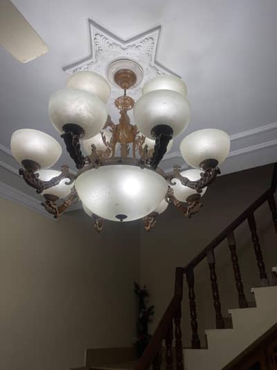 Fanoos / Chandelier