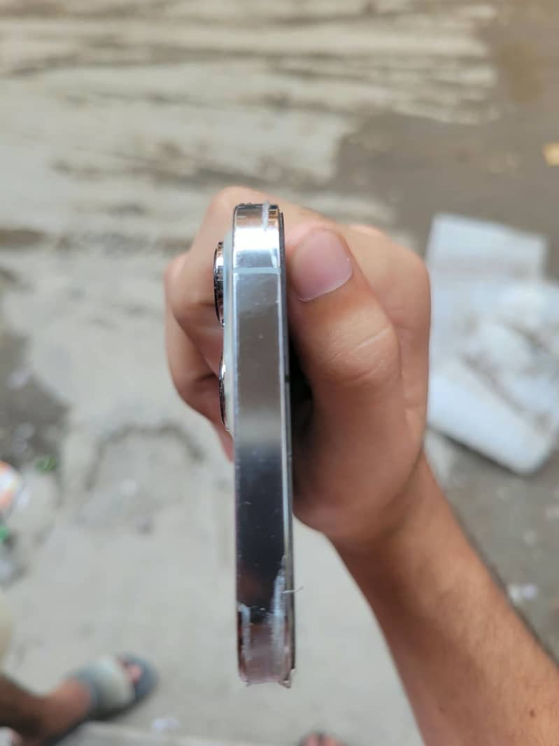 Apple iPhone 13 Pro Max 7
