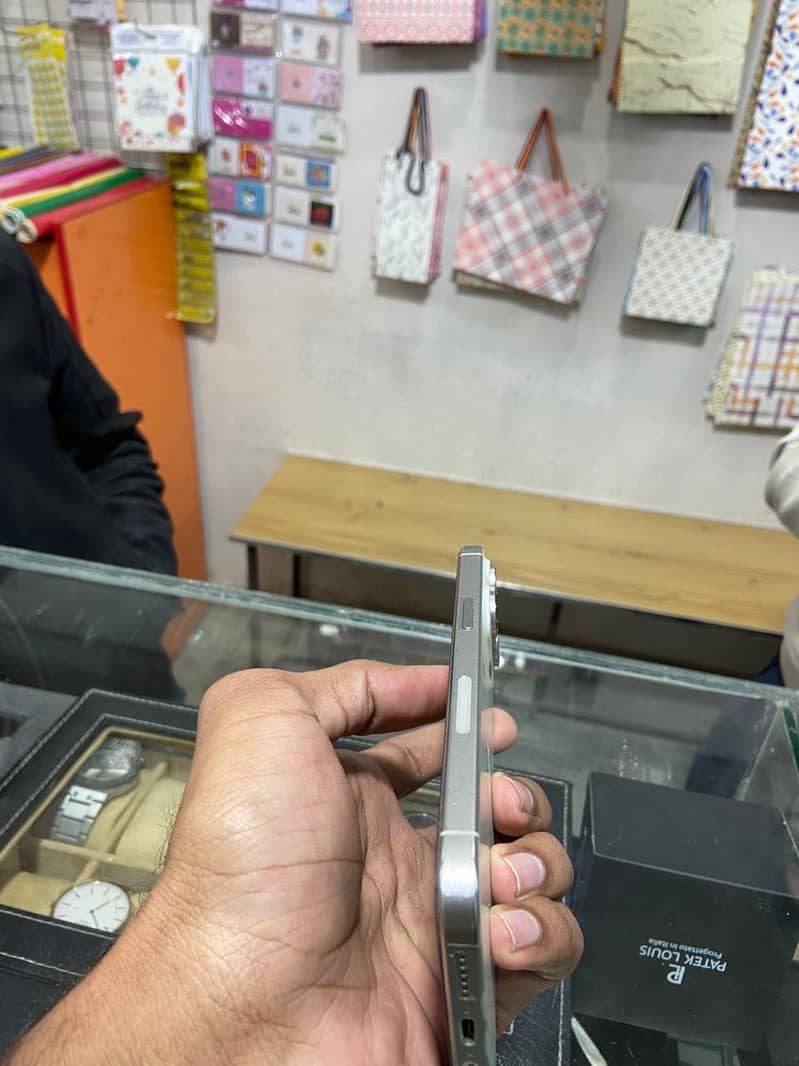 Apple iPhone 15 Pro Max 1
