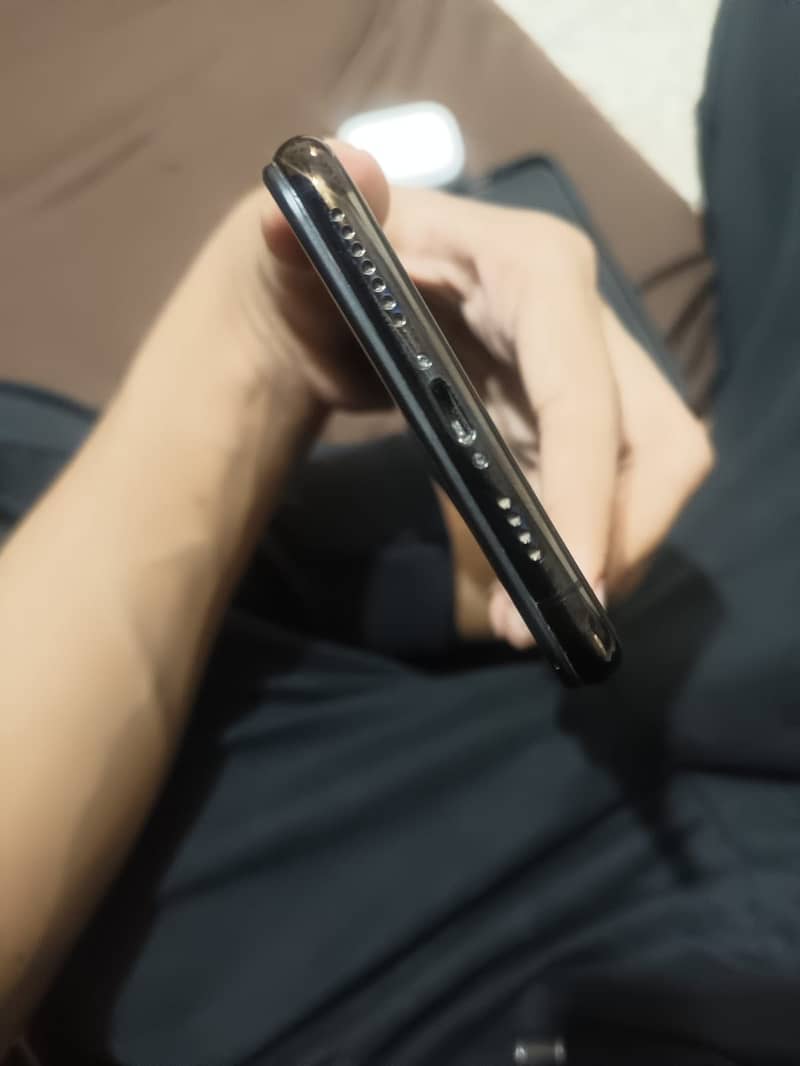 iPhone XS Max 1