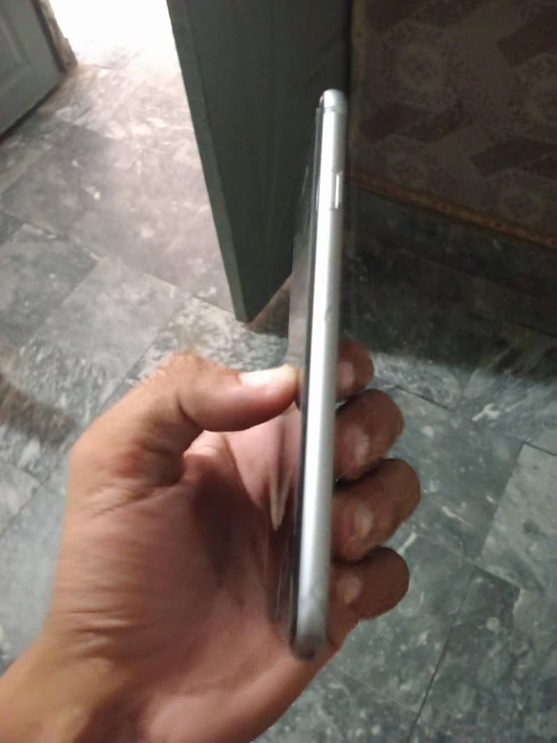 Apple iPhone 6S 2