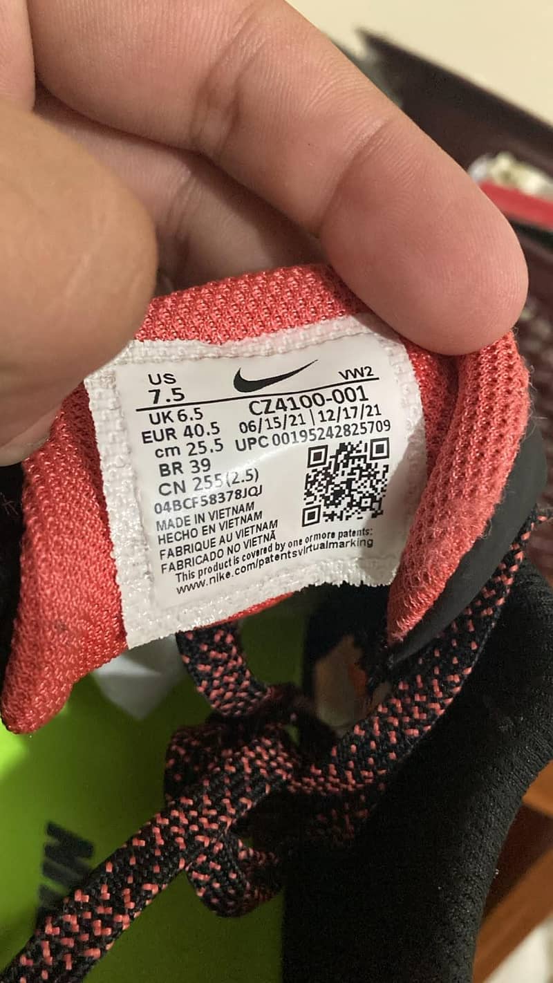 Nike KYRIES flyTrap V 5