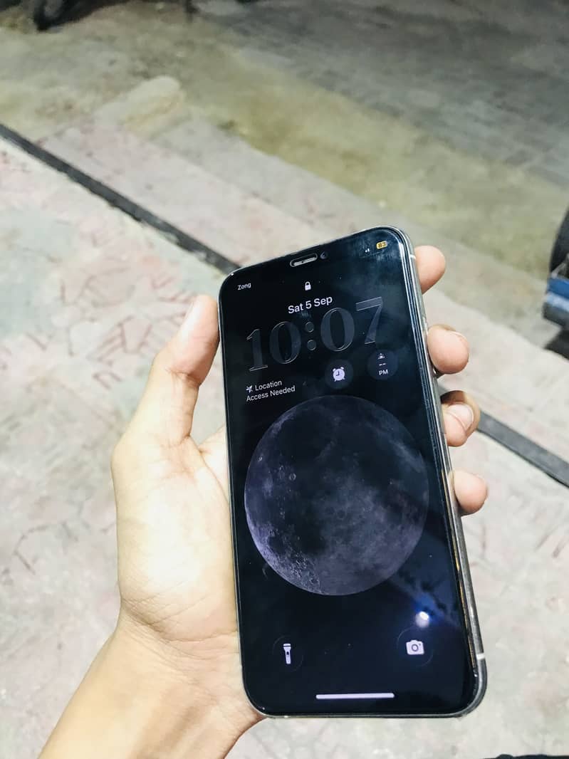 Apple iPhone 11 Pro 1