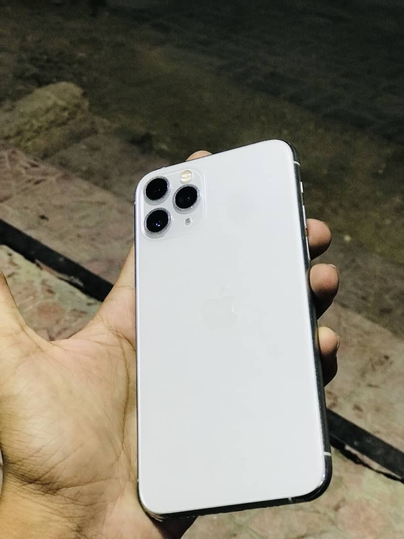 Apple iPhone 11 Pro 6