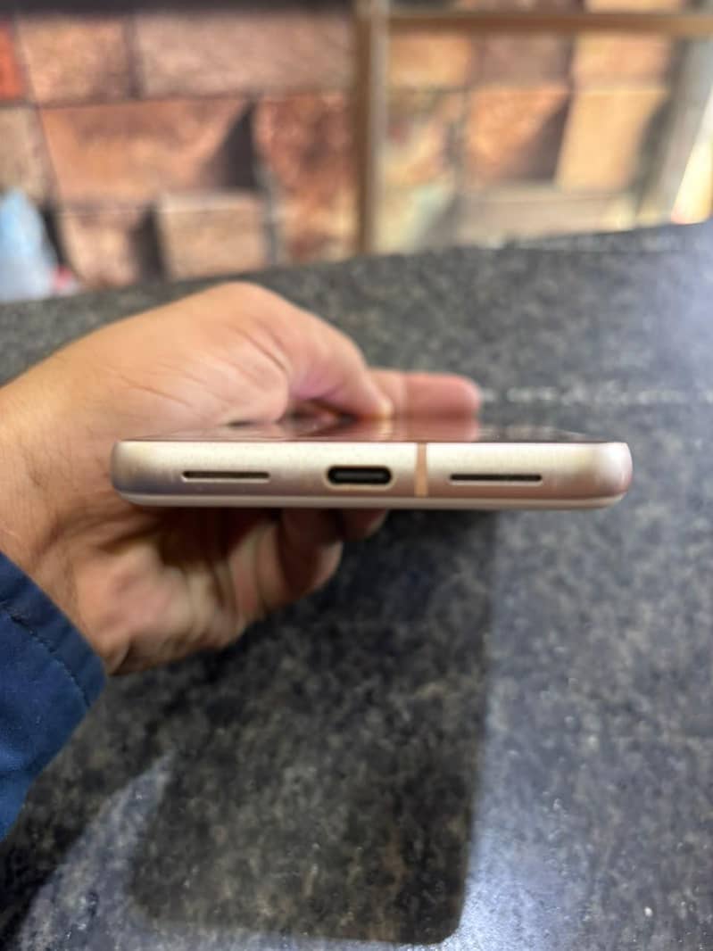 Google Pixel 8 2