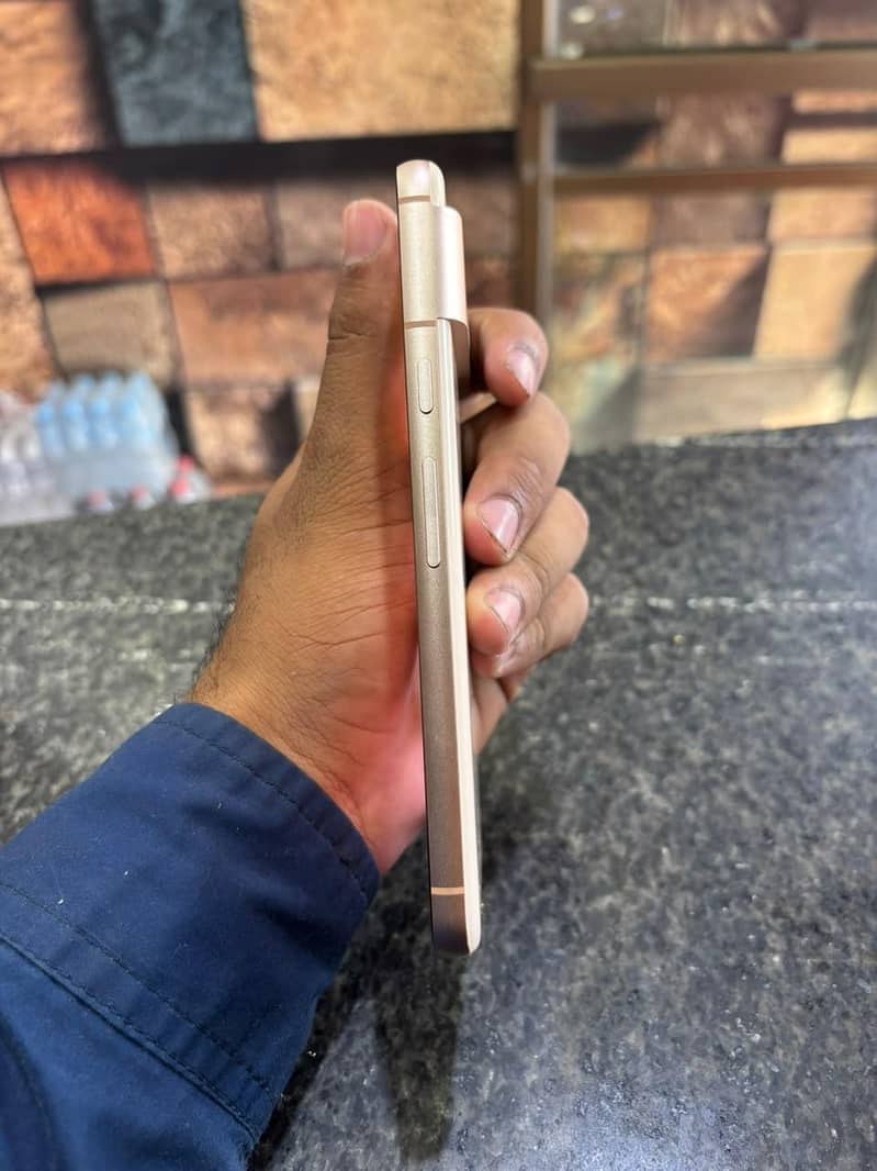 Google Pixel 8 5