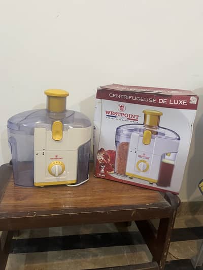 Juicer box packed available (never used)
