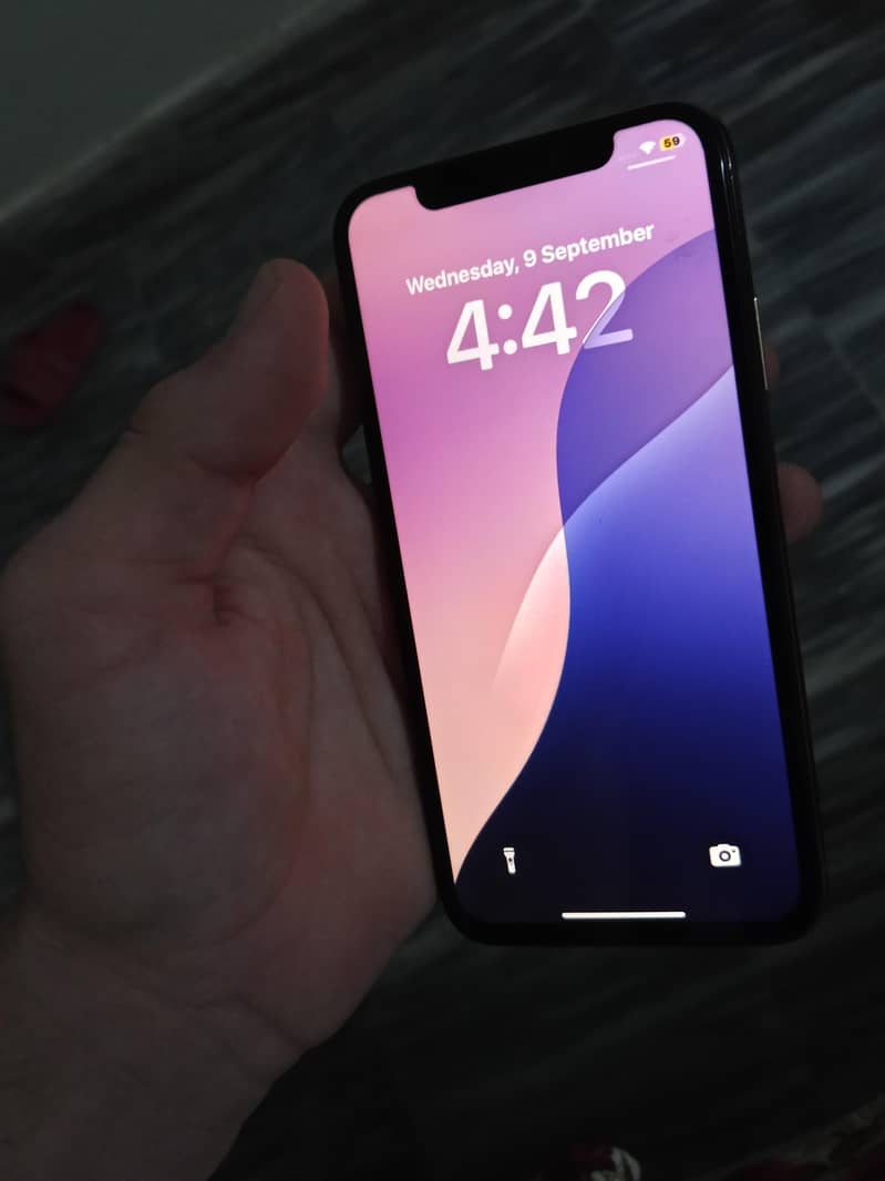 Apple iPhone XS 0