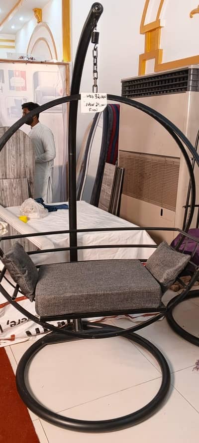 round swing new. metal frame