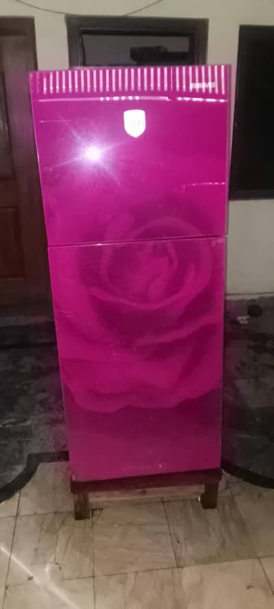 fridge in excellent condition due to shifting urgent sale