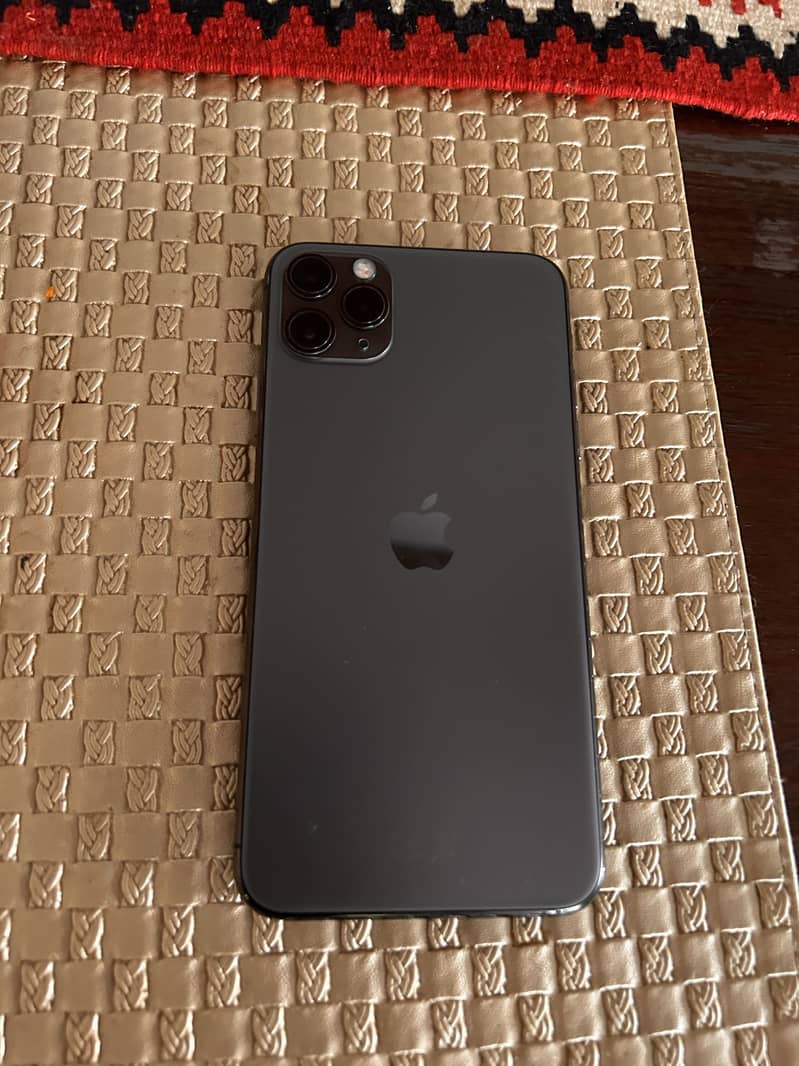 Apple iPhone 11 Pro Max 2