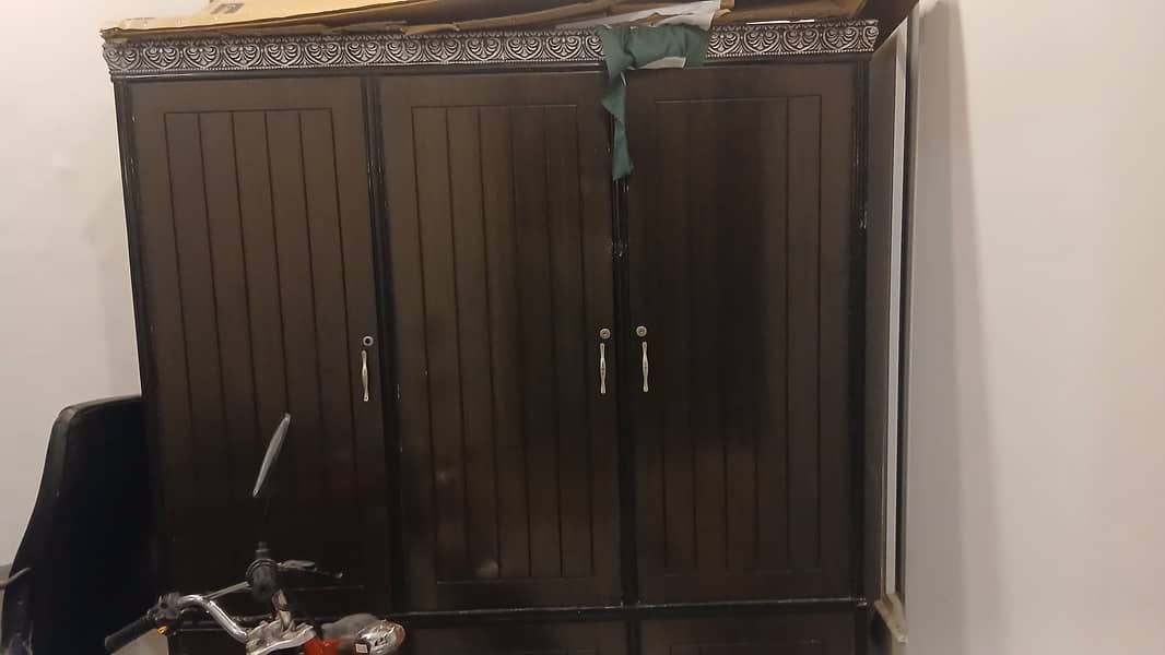 Wardrobe 0