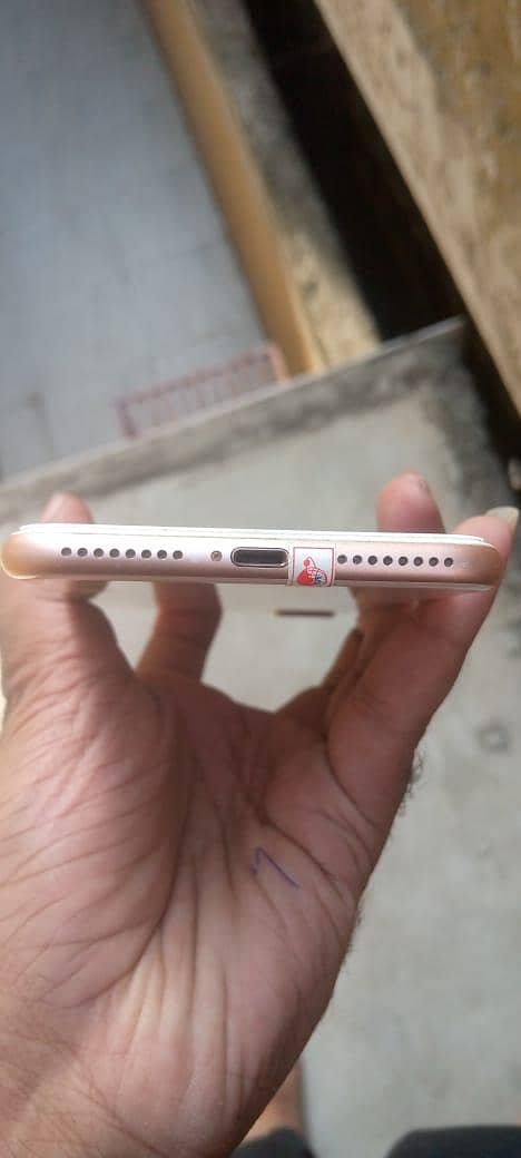 Apple iPhone 8 Plus 1