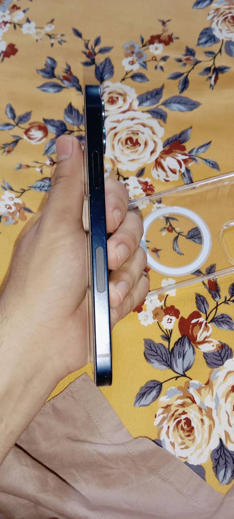 Apple iPhone 12 1