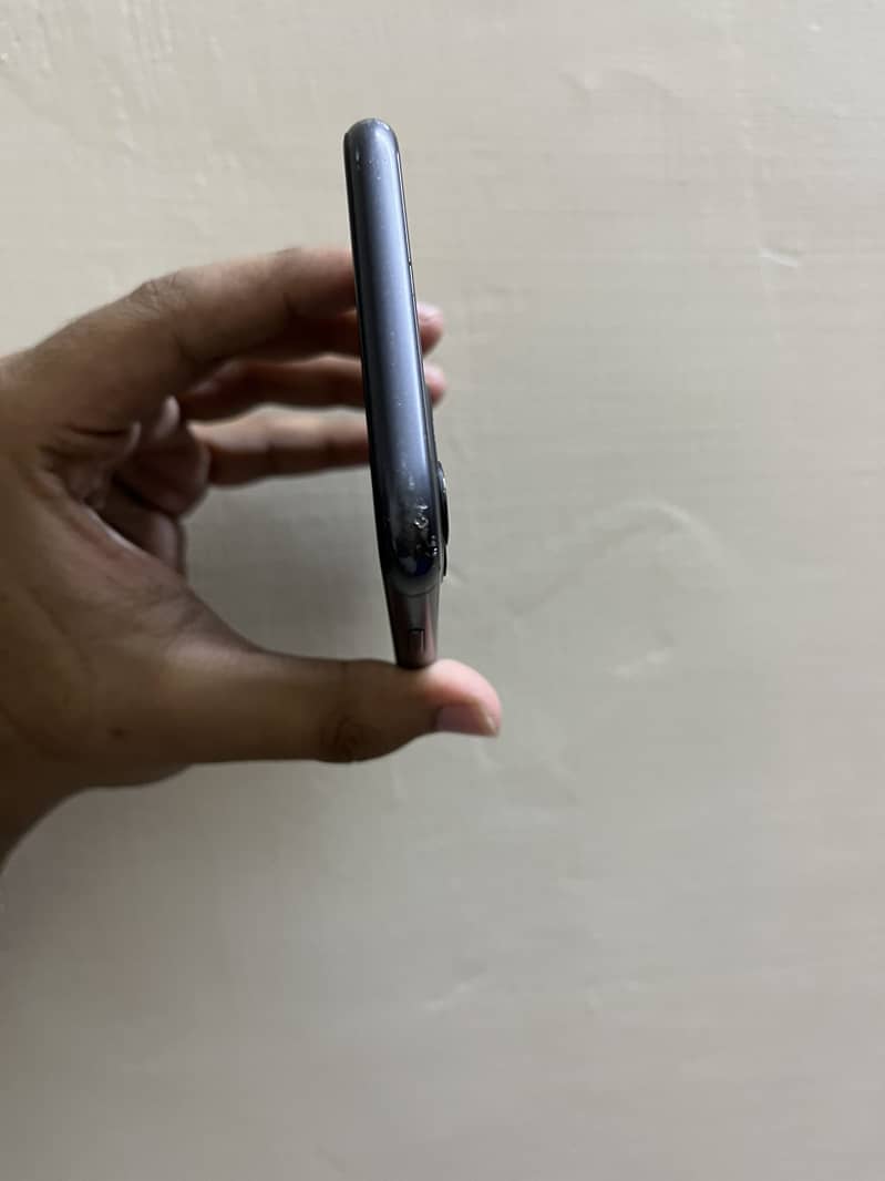 iPhone 11 2