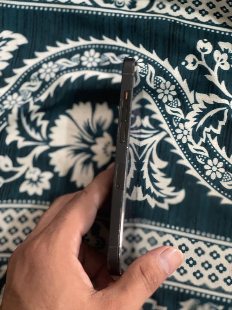 Apple iPhone 14 Pro 4