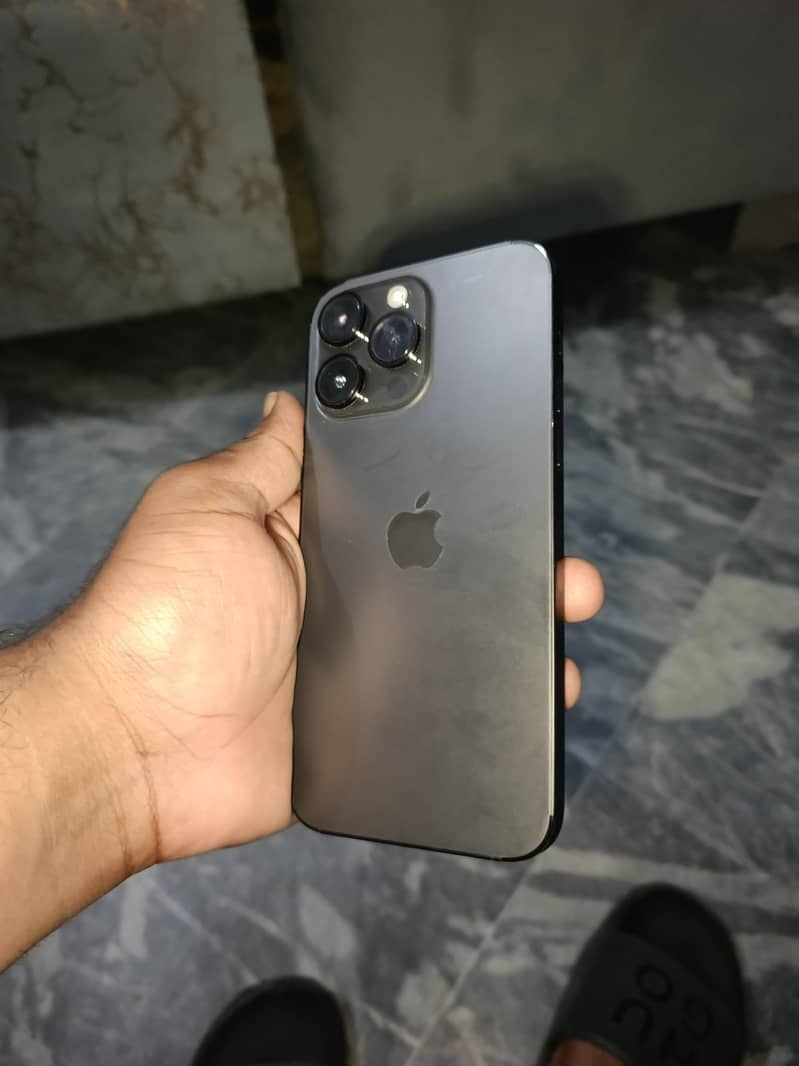 Apple iPhone 14 Pro Max 1