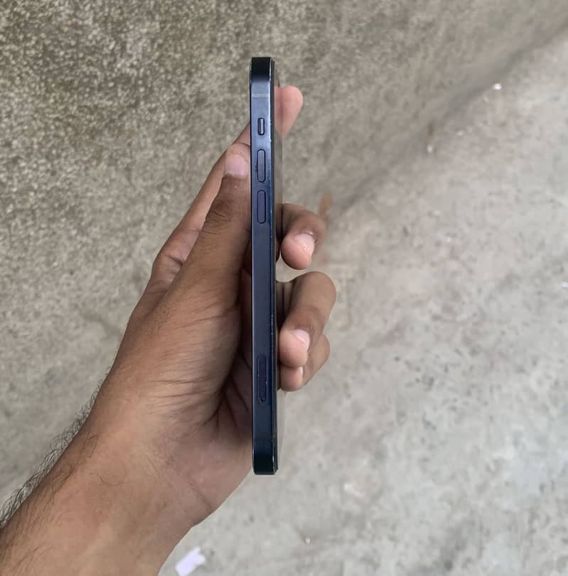 Apple iPhone 12 2