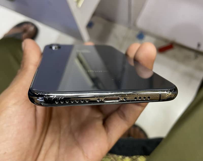 Apple iPhone XS Max 2