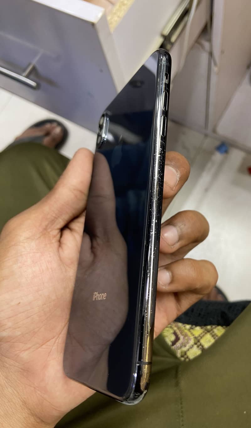 Apple iPhone XS Max 6