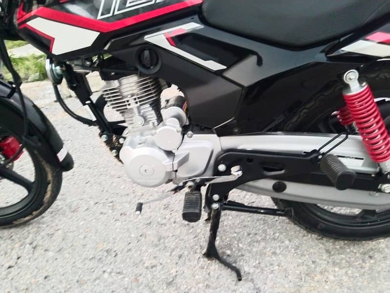 CB 125 0