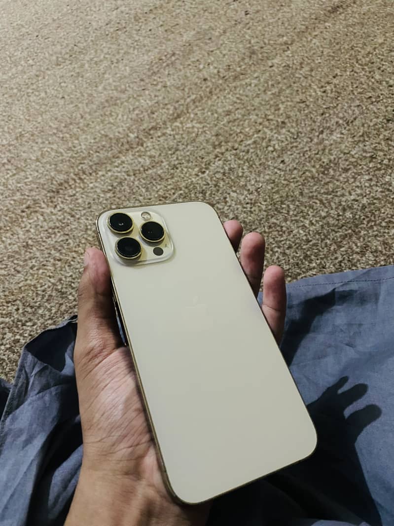 iPhone 13 Pro Max 4