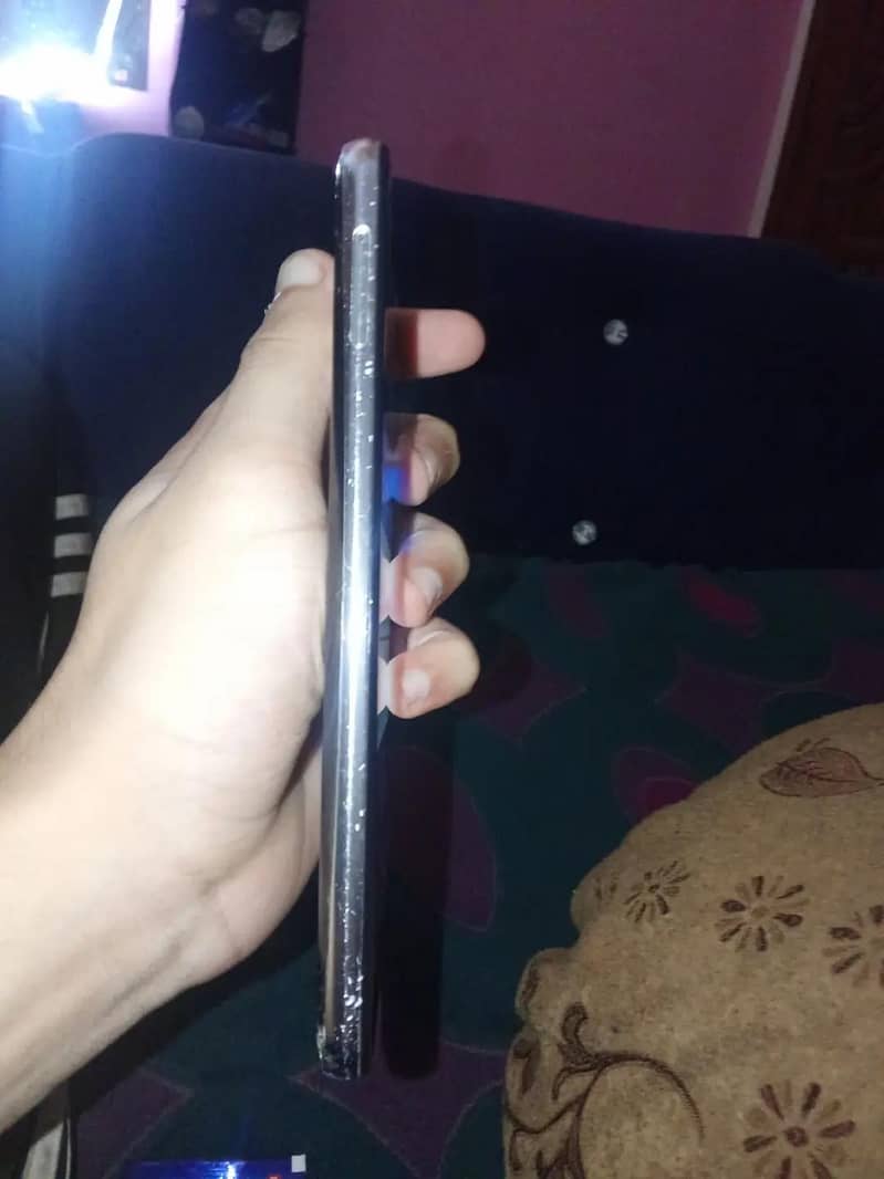 Sharp Aquos R2 0